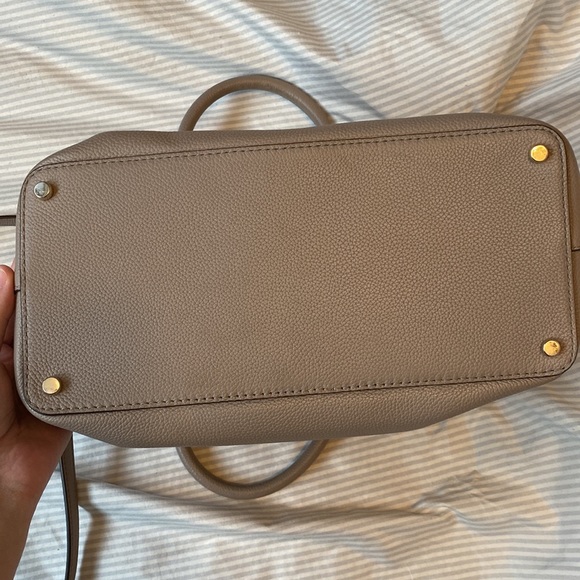 *SOLD* Kate Spade purse. More taupe in colour - Picture 5 of 10